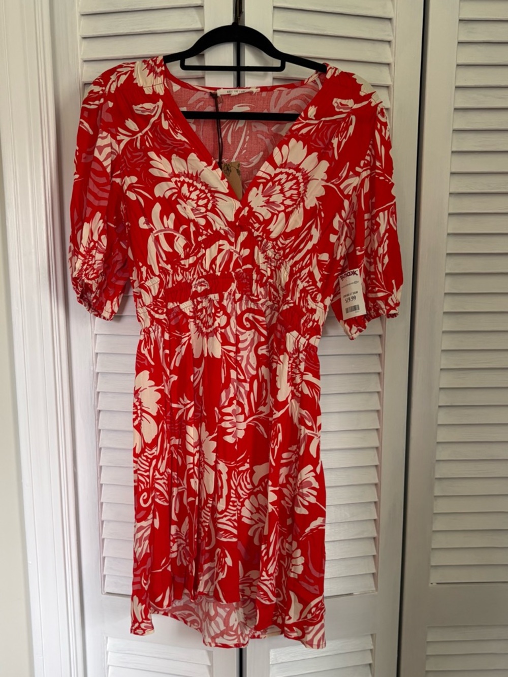 NWT Red & White Floral V-Neck Women's Dress
